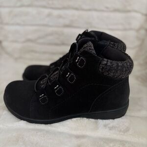 CLARKS Women’s Carleigh Jade Boot - Size 8.5 WIDE